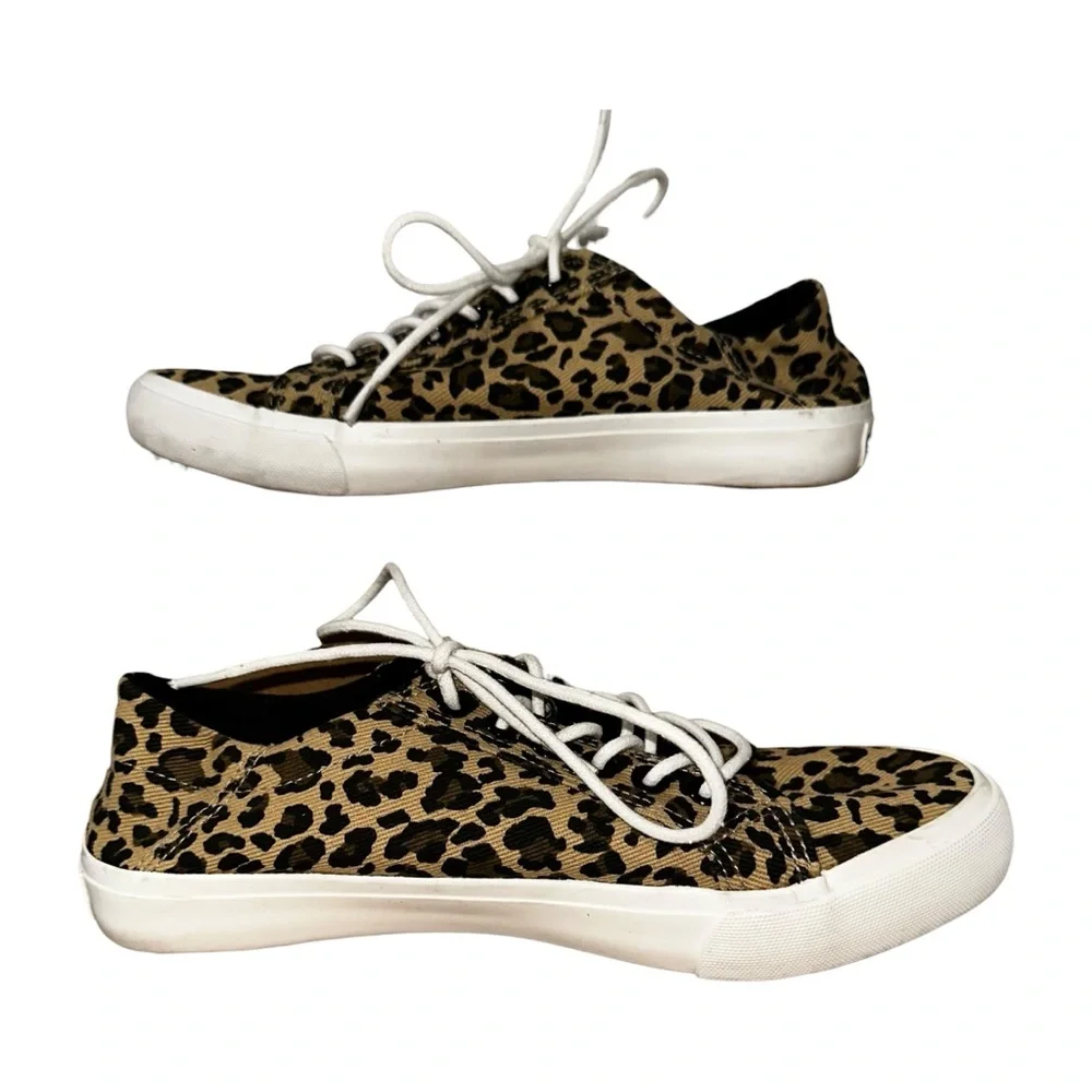 LAMO Leopard Print Women’s‎ 8 Leopard Print Canvas Lace-Up Shoes